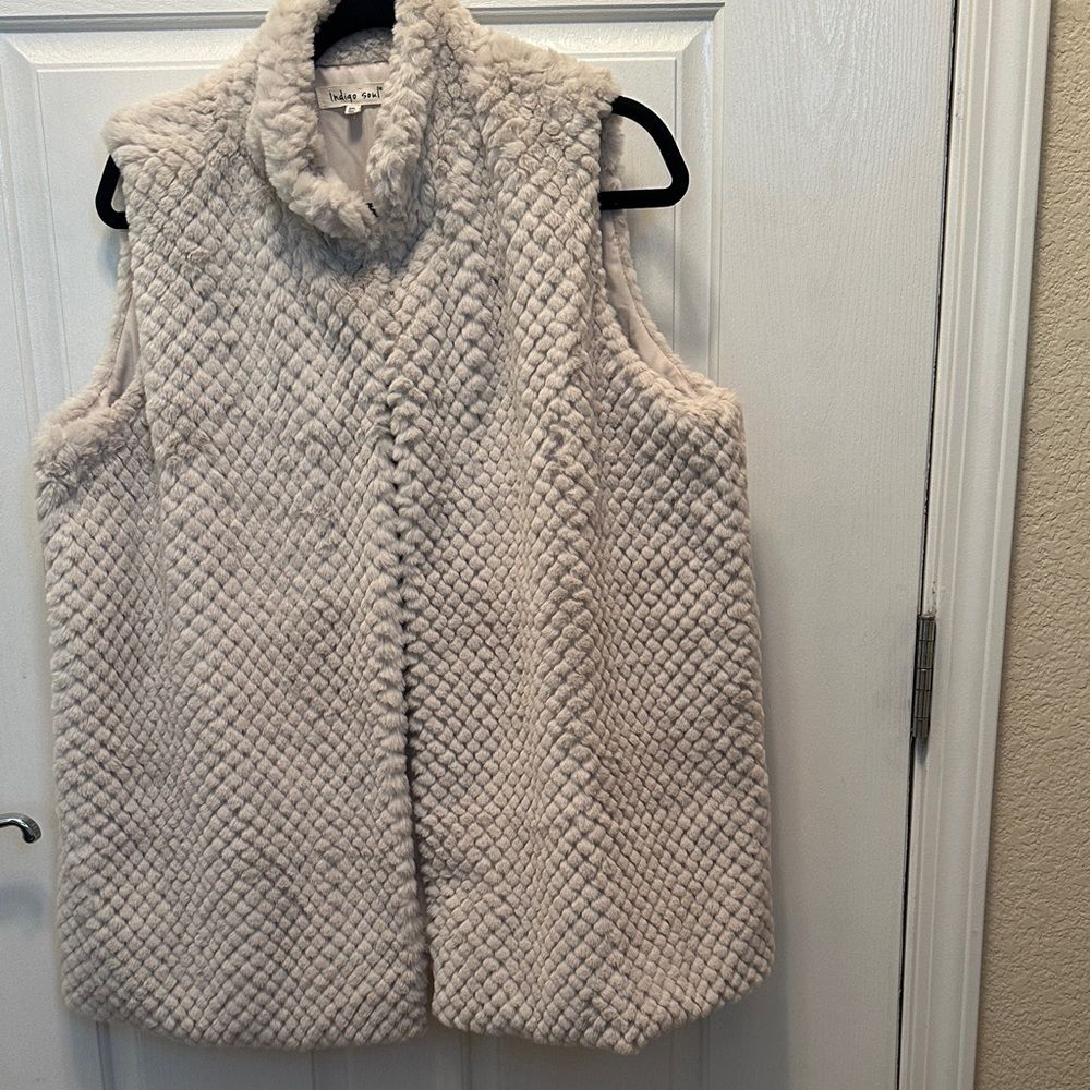 Indigo Soul Cream Textured Faux Fur Vest
